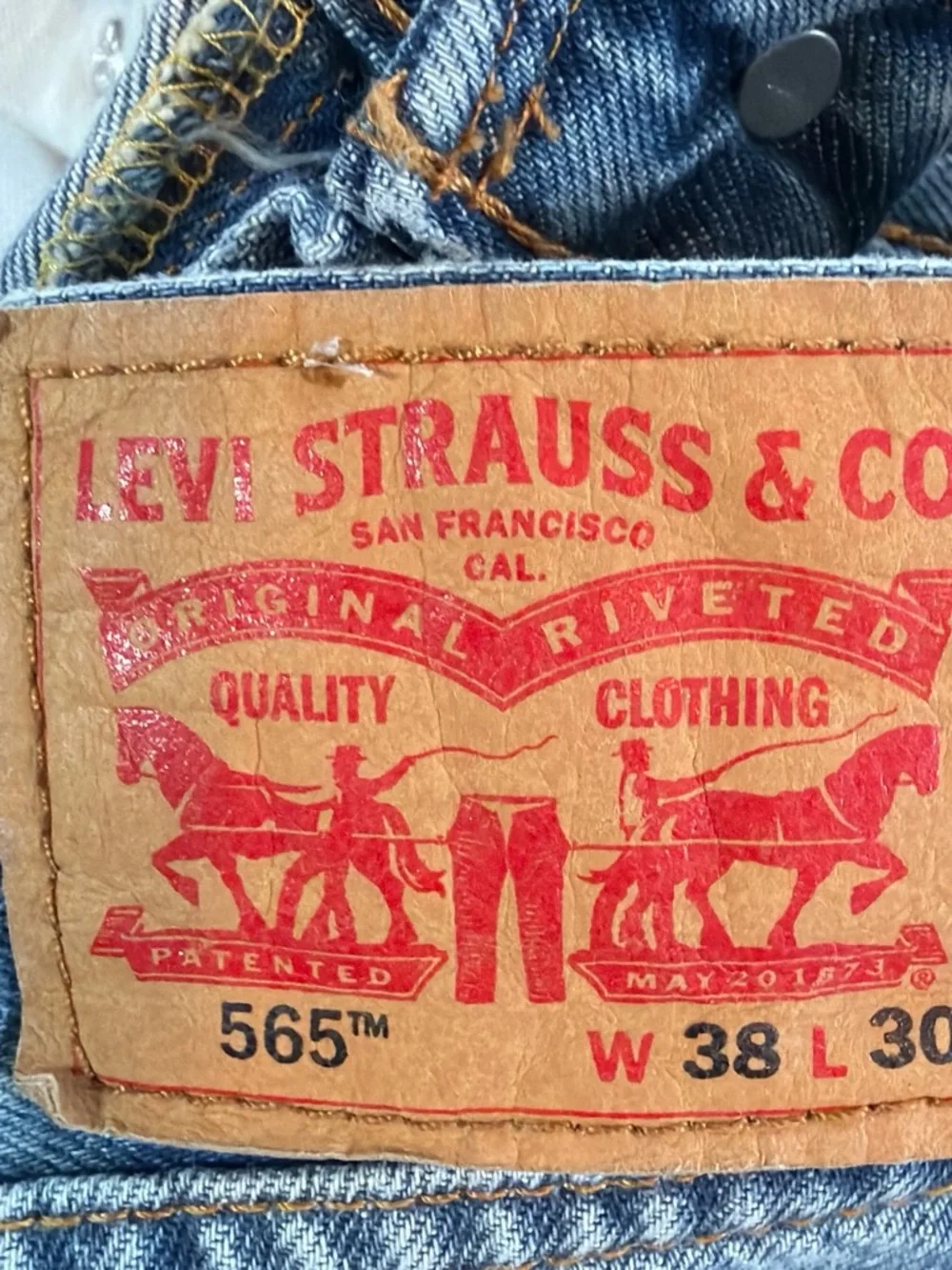 NWT Levi’s 565 '97 loose straight cotton denim light wash blue jeans 38x30